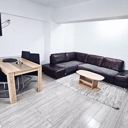 Apartament Dem Radulescu 3 Camere! Римніку-Вилча Екстер'єр фото